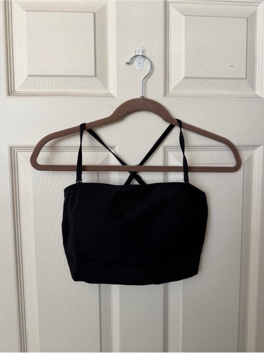 Alo Yoga - Black Strappy Tube Crop Top